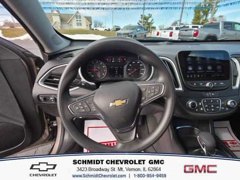 Used 2024 Chevrolet Malibu LT image 14