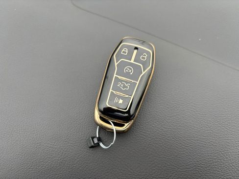 Used 2014 Ford Fusion SE w/ Equipment Group 202A image 33