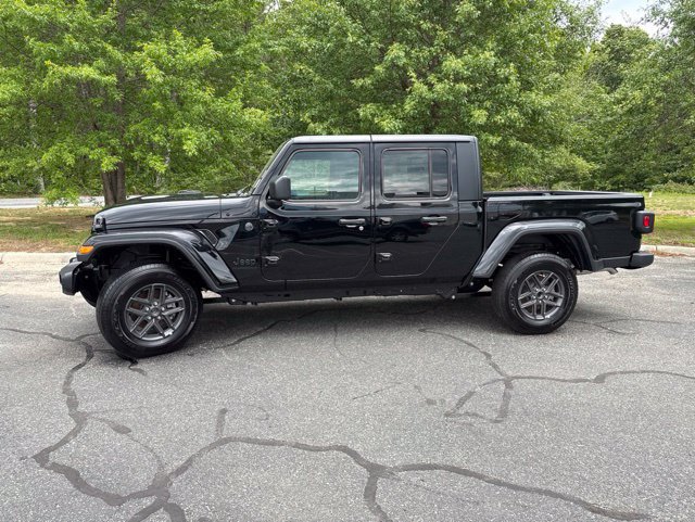 New 2026 Jeep Gladiator Sport AWD/4WD image 4
