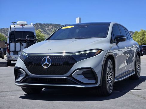 Used 2023 Mercedes-Benz EQS 450+ 4MATIC SUV image 3