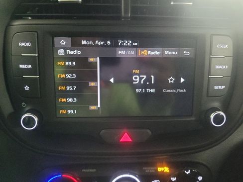 Used 2025 Kia Soul LX image 25