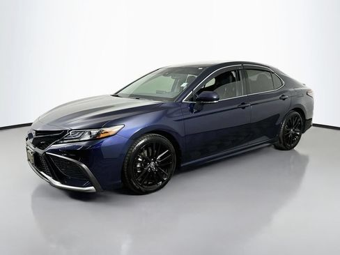 Used 2022 Toyota Camry XSE FWD image 4