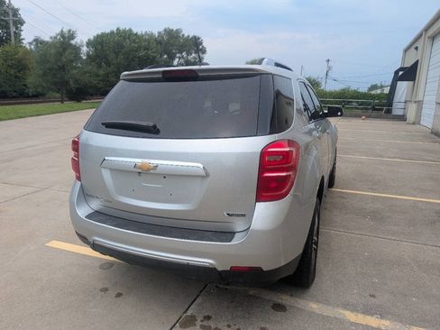 Used 2017 Chevrolet Equinox Premier w/ Enhanced Convenience Package AWD/4WD image 2