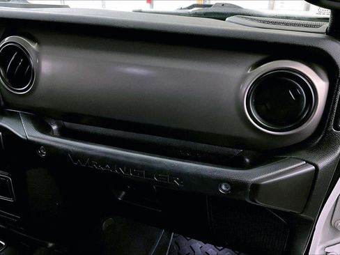 Used 2018 Jeep Wrangler Unlimited Sport S image 15