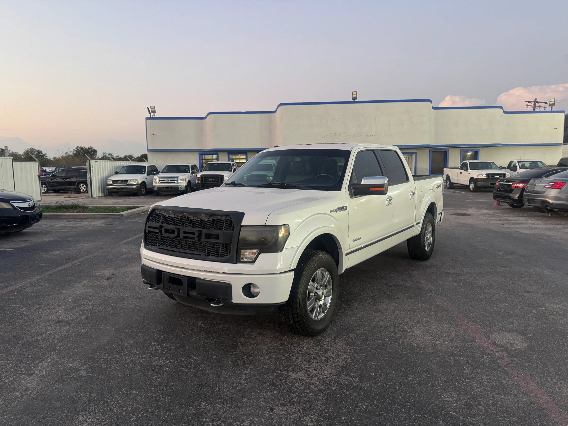 Used 2012 Ford F150 4x4 SuperCrew image 1