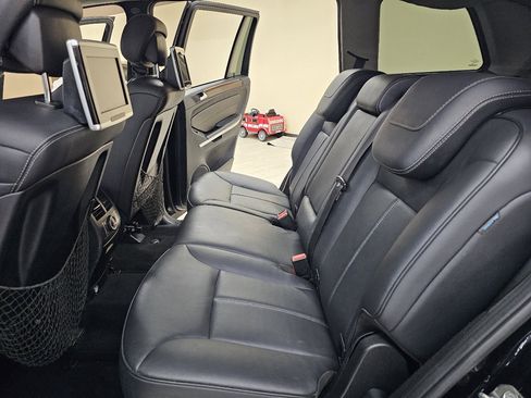 Used 2011 Mercedes-Benz GL 450 4MATIC image 26