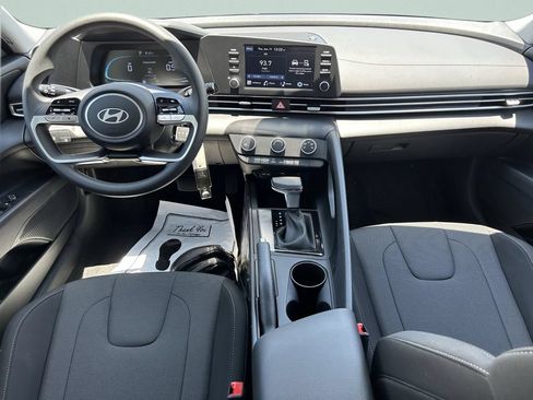 New 2026 Hyundai Elantra SE FWD image 15