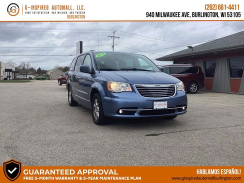 Used 2012 Chrysler Town & Country Touring w/ Driver Convenience Group image 1