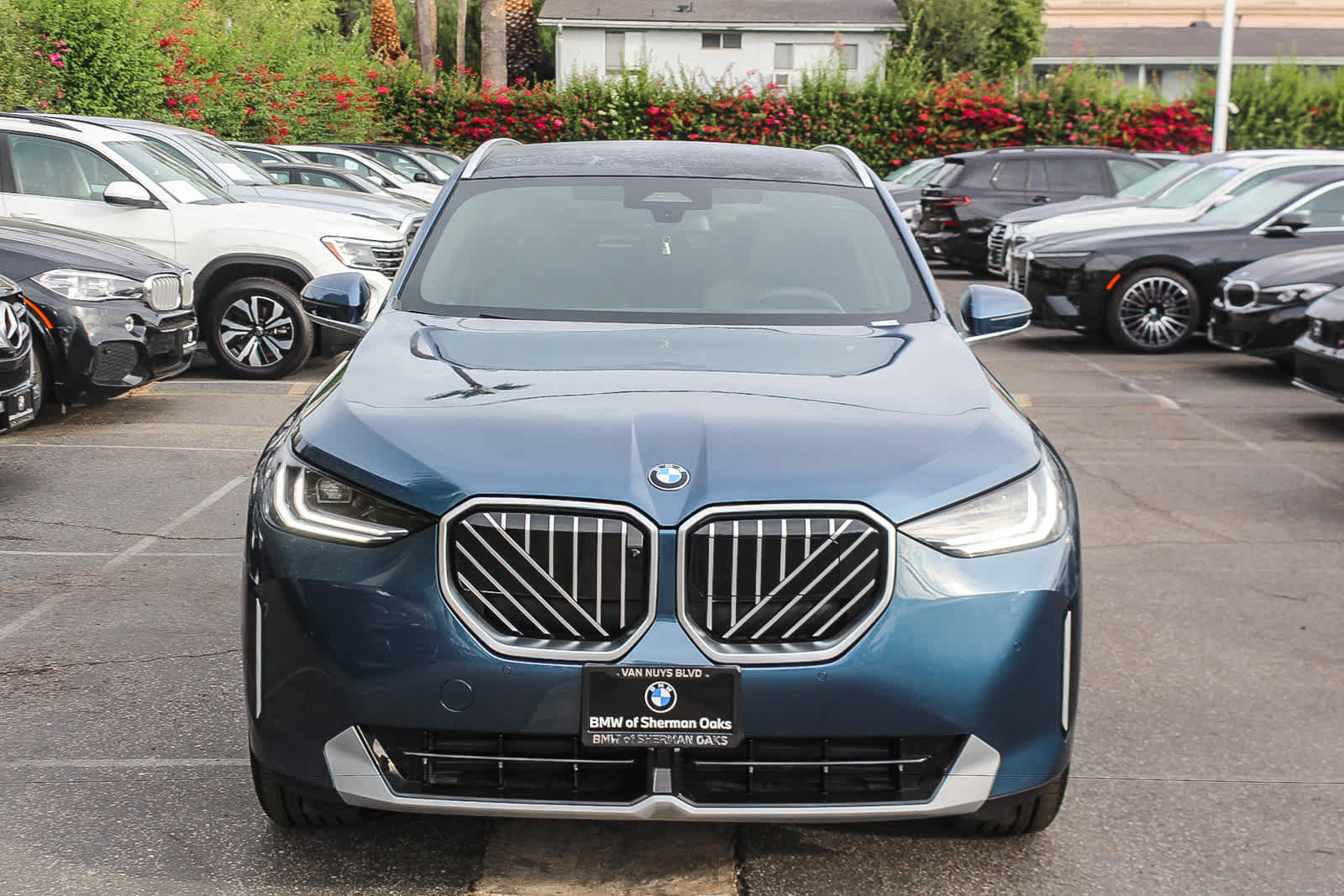 Used 2026 BMW X3 xDrive30i w/ Premium Package AWD/4WD image 3