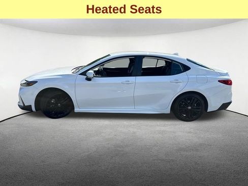 Used 2026 Toyota Camry SE FWD image 6