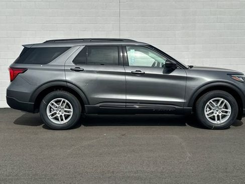 New 2026 Ford Explorer Active image 2