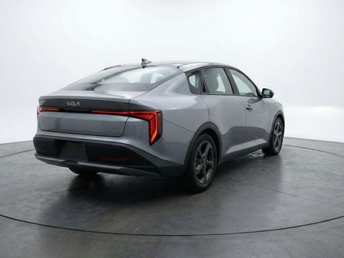 Used 2025 Kia K4 LXS image 9