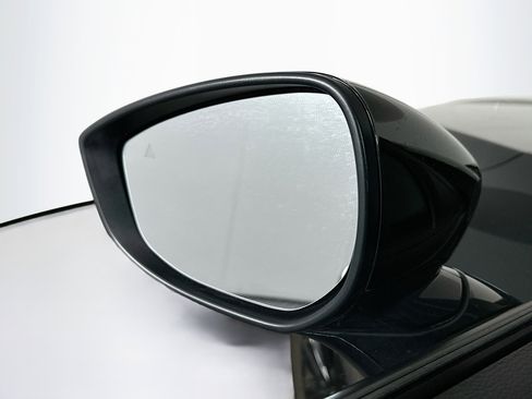 Used 2025 MAZDA CX-50 AWD 2.5 S w/ Premium Package image 16