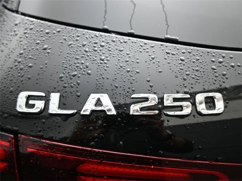 New 2025 Mercedes-Benz GLA 250 image 12
