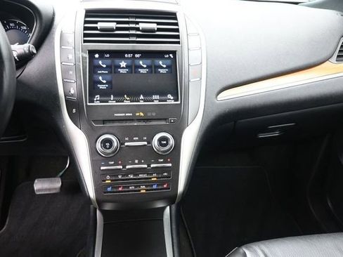 Used 2019 Lincoln MKC Reserve FWD image 3