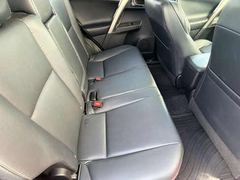 Used 2015 Toyota RAV4 Limited image 33