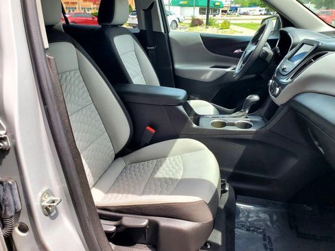 Used 2021 Chevrolet Equinox LT FWD image 12