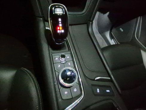 Used 2024 Cadillac XT5 Luxury FWD image 15