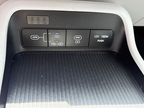 Certified 2025 Hyundai Kona SEL FWD image 20