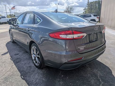 Used 2019 Ford Fusion SEL image 2