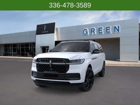 New 2026 Lincoln Navigator L Black Label AWD/4WD image 2