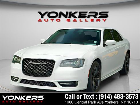 Used 2021 Chrysler 300 Touring L image 22