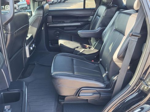 Used 2021 Ford Expedition XLT image 13