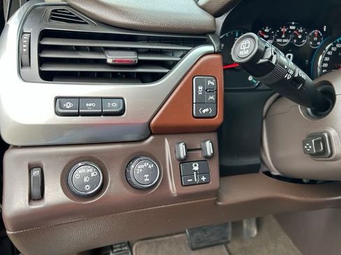 Used 2018 Chevrolet Tahoe Premier w/ RST 6.2L Performance Edition AWD/4WD image 26
