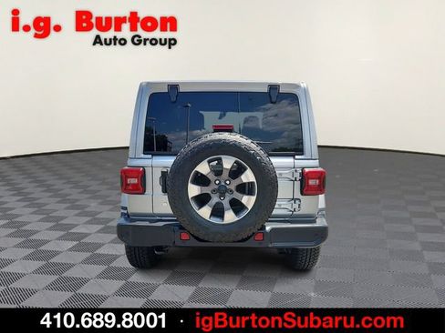 Used 2018 Jeep Wrangler Unlimited Sahara w/ Dual Top Group AWD/4WD image 5