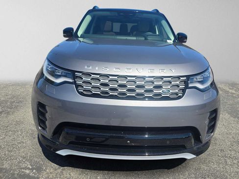 Used 2025 Land Rover Discovery Metropolitan Edition AWD/4WD image 8