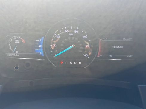 Used 2017 Ford Explorer XLT w/ Equipment Group 202A AWD/4WD image 19