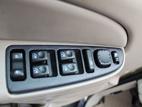 Used 2006 Chevrolet Avalanche LS w/ Preferred Equipment Group RWD image 23