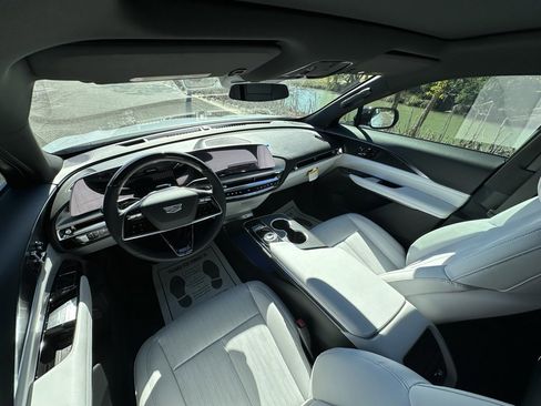 New 2026 Cadillac Lyriq Sport image 15