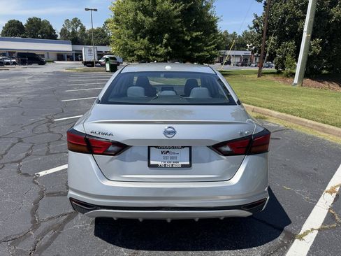 Used 2019 Nissan Altima 2.5 S FWD image 6