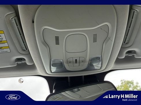 Used 2017 Jeep Renegade Latitude w/ Cold Weather Group AWD/4WD image 31