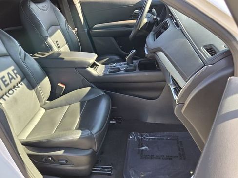 Used 2022 Cadillac XT4 Premium Luxury w/ Enhanced Visibility Package FWD image 16