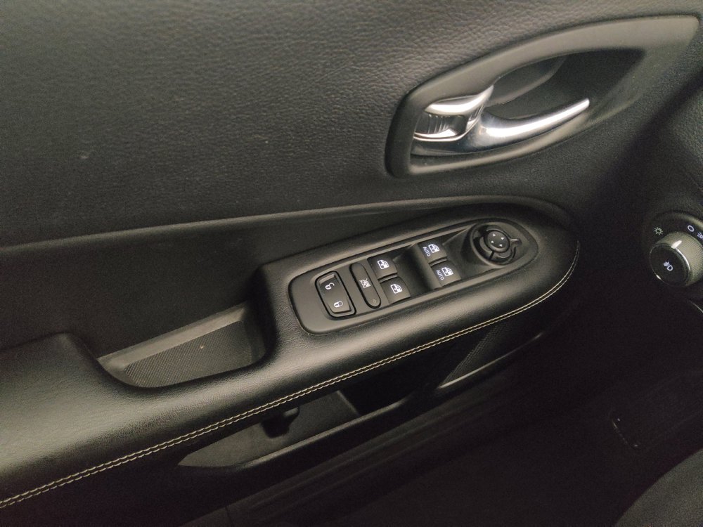 Used 2021 Jeep Compass Latitude AWD/4WD image 27