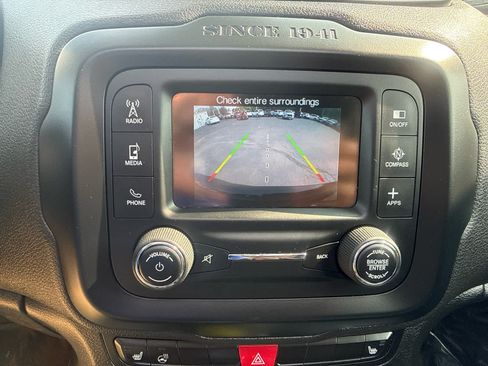 Used 2016 Jeep Renegade Latitude AWD/4WD image 21