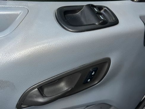 Used 2017 Ford Transit 150 130 Medium Roof RWD image 34