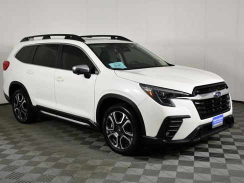 Used 2023 Subaru Ascent Limited w/ Technology Package image 4