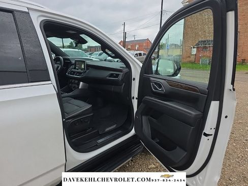 Used 2024 Chevrolet Suburban Premier AWD/4WD image 28