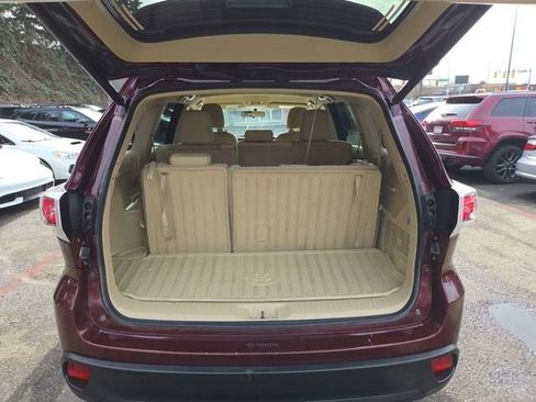 Used 2016 Toyota Highlander Plus image 11