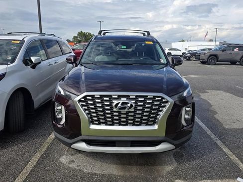 Used 2022 Hyundai Palisade SEL FWD image 2