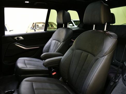 Used 2022 BMW X7 xDrive40i w/ Premium Package AWD/4WD image 52