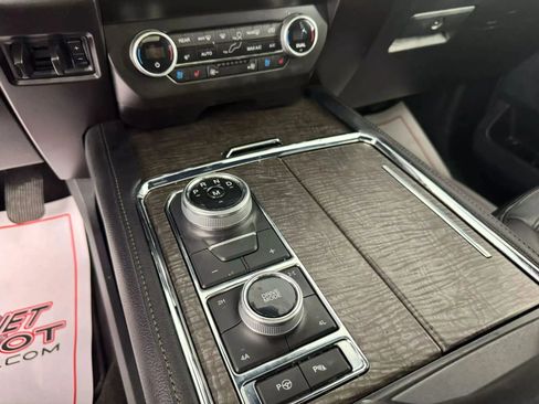 Used 2020 Ford Expedition Limited w/ Equipment Group 302A image 24