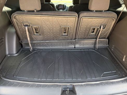 Used 2023 Chevrolet Traverse LT w/ LPO, Floor Liner Package AWD/4WD image 21