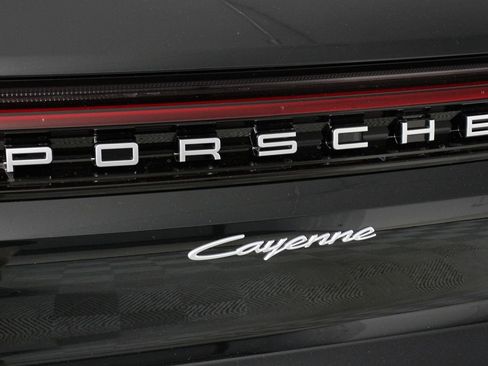 New 2026 Porsche Cayenne image 22