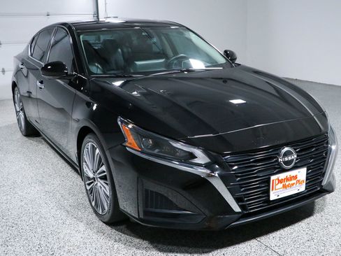 Used 2023 Nissan Altima 2.5 SL FWD image 5