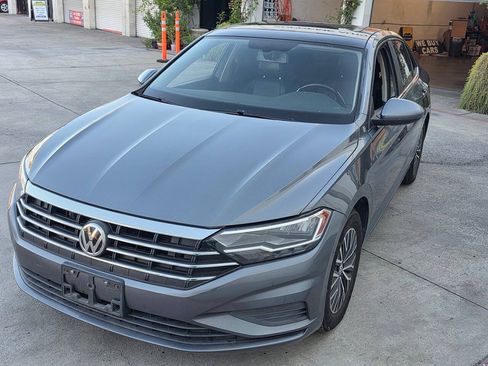 Used 2019 Volkswagen Jetta R-Line FWD image 1