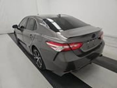 Used 2020 Toyota Camry SE FWD image 6
